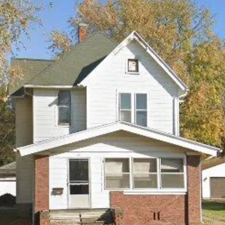Cool And Affordable Apartment Galesburg
